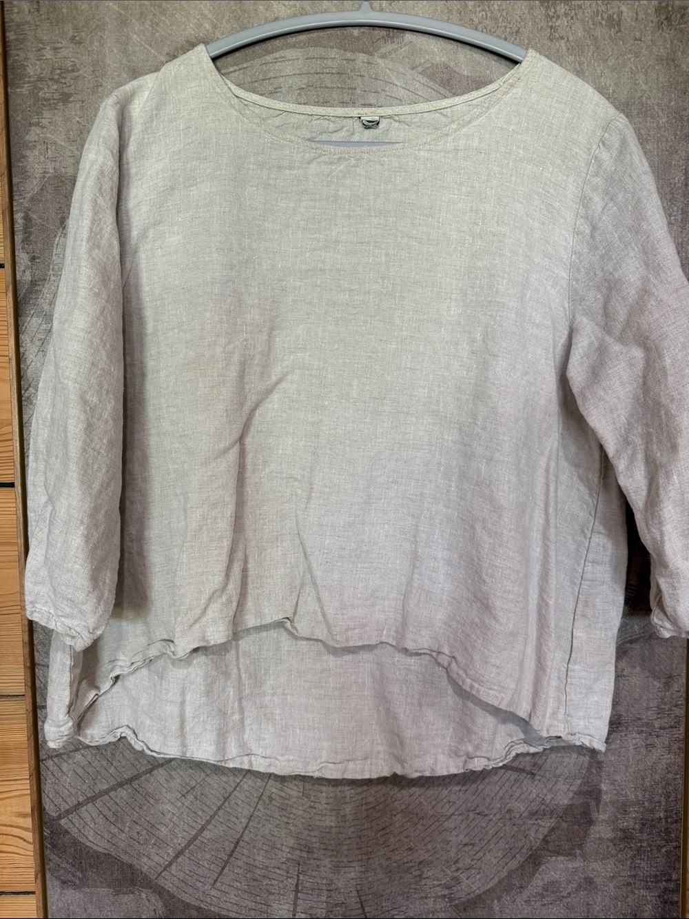 Women's Relaxed 100% Linen Top in Light Beige. Designer unknown!